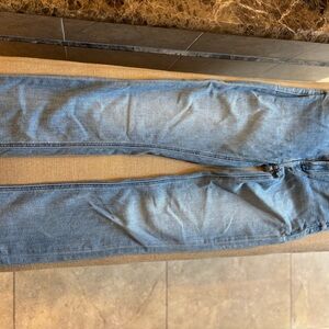 MOTHER Mid Rise Dazzler Crop Fray Classic Blue Skinny Jeans